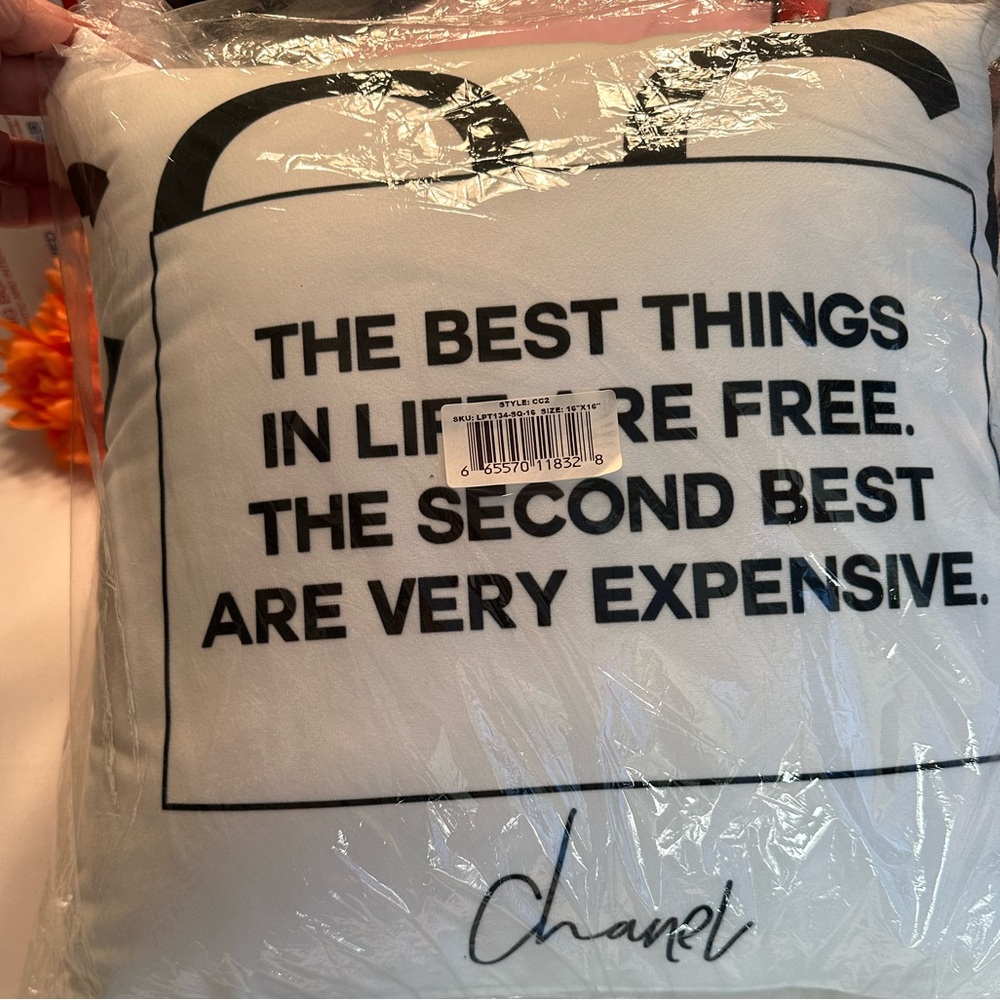16x16 White Pillow Home Decor with Coco Chanel Quote New in Bag - Picture 5 of 6